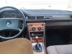 Photo of the vehicle Mercedes-Benz W124