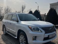 Photo of the vehicle Lexus LX