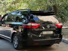 Фото авто Toyota Sienna