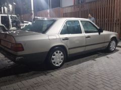 Photo of the vehicle Mercedes-Benz W124