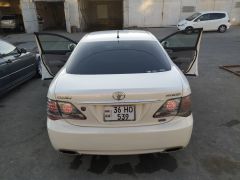 Photo of the vehicle Toyota Crown