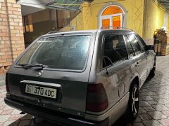 Сүрөт унаа Mercedes-Benz W124