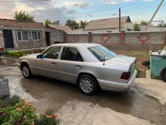 Сүрөт унаа Mercedes-Benz W124