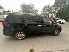 Photo of the vehicle Kia Carnival