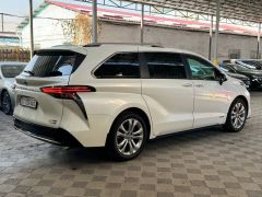 Фото авто Toyota Sienna