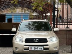 Сүрөт унаа Toyota RAV4