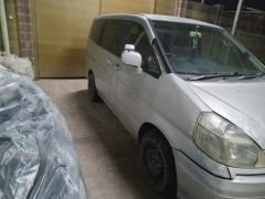 Сүрөт унаа Nissan Serena