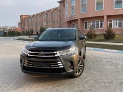 Сүрөт унаа Toyota Highlander