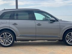 Сүрөт унаа Audi Q7