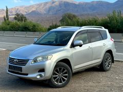 Сүрөт унаа Toyota RAV4