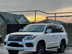 Photo of the vehicle Lexus LX