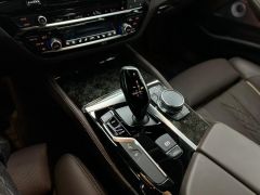 Photo of the vehicle BMW 5 Series