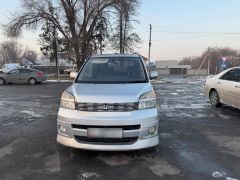 Сүрөт унаа Toyota Voxy