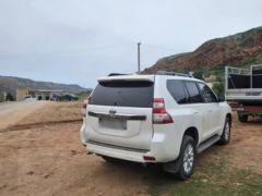 Сүрөт унаа Toyota Land Cruiser Prado