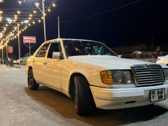 Сүрөт унаа Mercedes-Benz W124