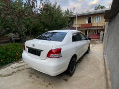 Сүрөт унаа Toyota Vitz