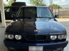 Photo of the vehicle BMW 5 Series