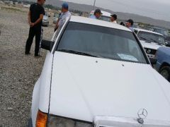 Сүрөт унаа Mercedes-Benz W124