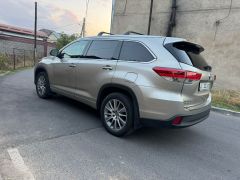 Photo of the vehicle Toyota Highlander