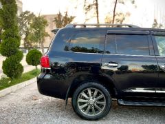 Photo of the vehicle Lexus LX