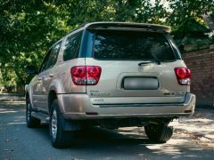 Сүрөт унаа Toyota Sequoia