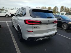 Photo of the vehicle BMW X5