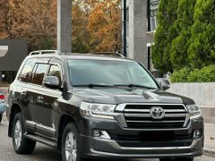 Photo of the vehicle Toyota Land Cruiser