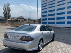 Photo of the vehicle Toyota Crown