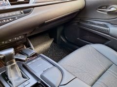 Photo of the vehicle Lexus ES