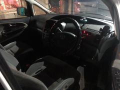 Photo of the vehicle Toyota Estima