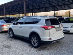 Сүрөт унаа Toyota RAV4