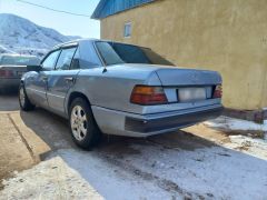 Фото авто Mercedes-Benz W124