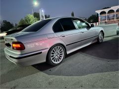 Photo of the vehicle BMW 5 Series