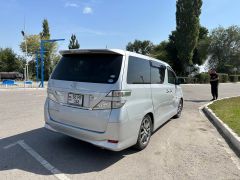 Сүрөт унаа Toyota Alphard