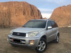 Сүрөт унаа Toyota RAV4