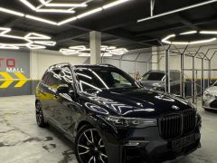 Photo of the vehicle BMW X7