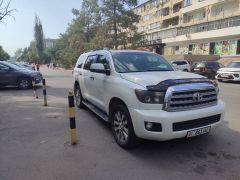 Сүрөт унаа Toyota Sequoia