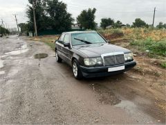 Сүрөт унаа Mercedes-Benz W124