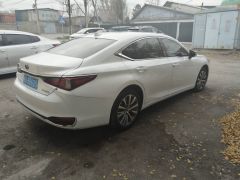 Photo of the vehicle Lexus ES