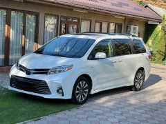 Фото авто Toyota Sienna