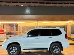 Photo of the vehicle Lexus GX