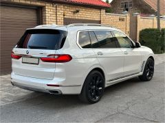 Photo of the vehicle BMW X7