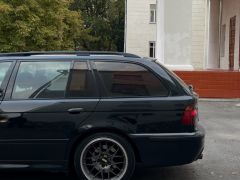 Photo of the vehicle BMW 5 Series