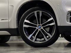 Photo of the vehicle BMW X5