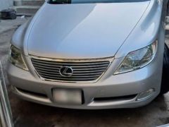 Photo of the vehicle Lexus LS