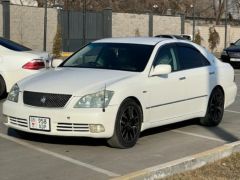 Photo of the vehicle Toyota Crown