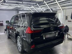 Photo of the vehicle Lexus LX