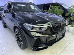 Photo of the vehicle BMW X5