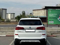 Photo of the vehicle BMW X5