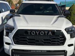 Фото авто Toyota Sequoia